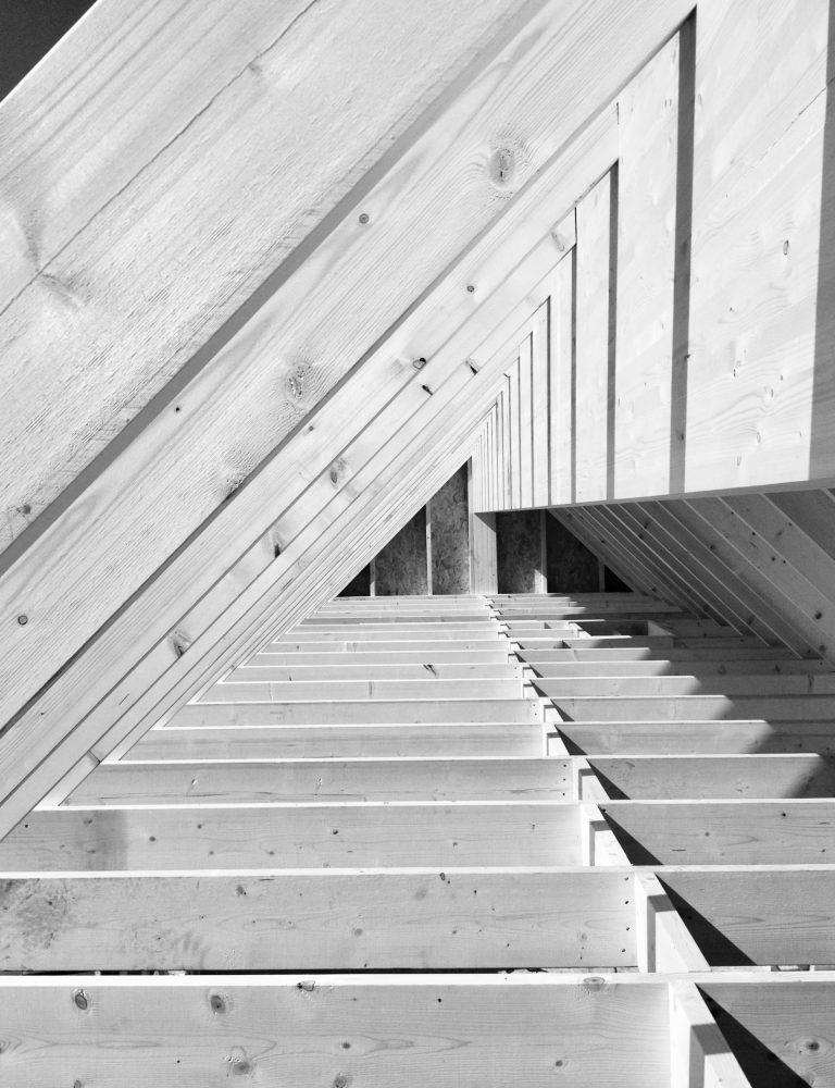 Nathan Jeuland artisan Charpentier Lannilis charpente traditionnelle Finistère nord terrasse bois composite carport extension